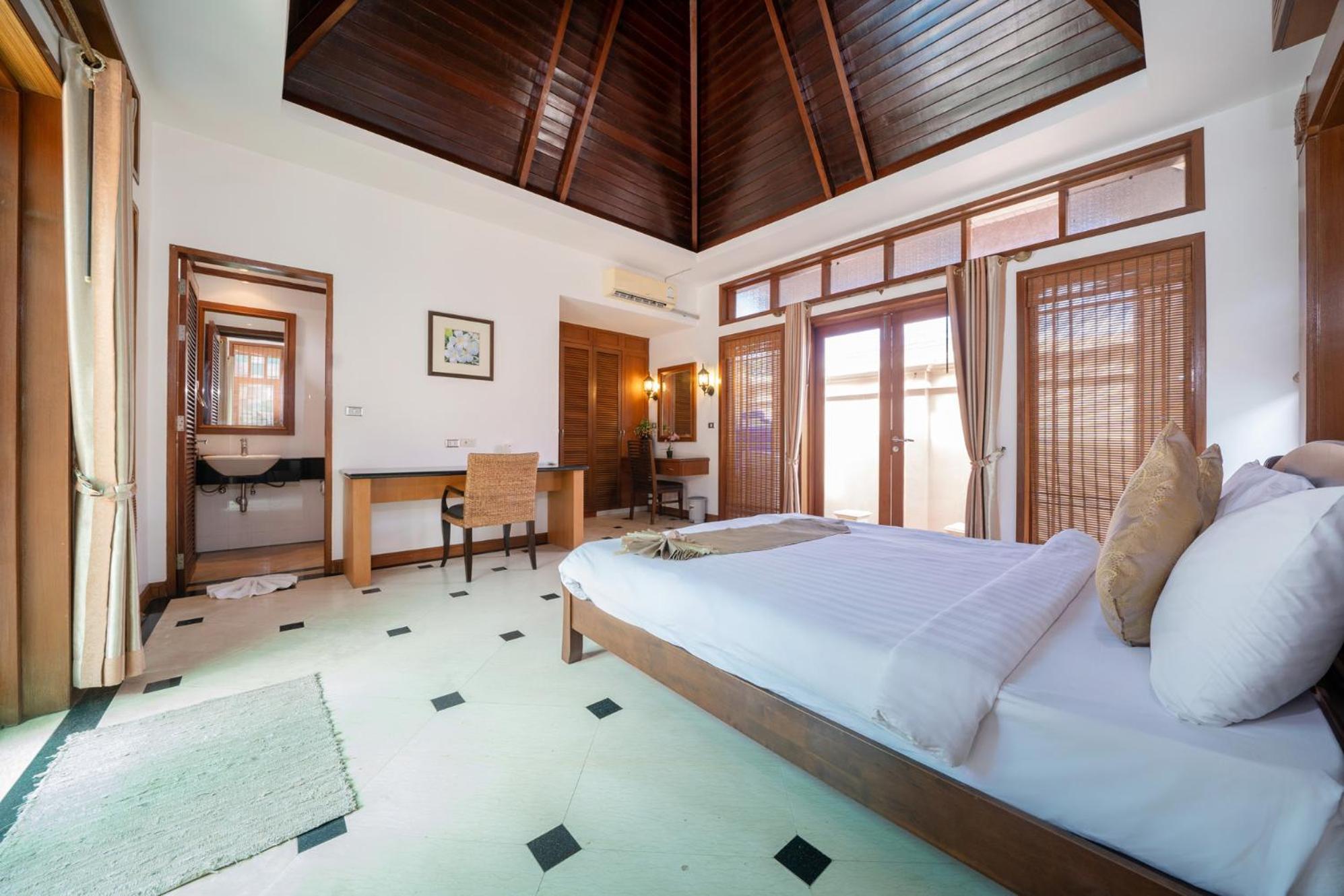Villa Oasis Pool Chalong