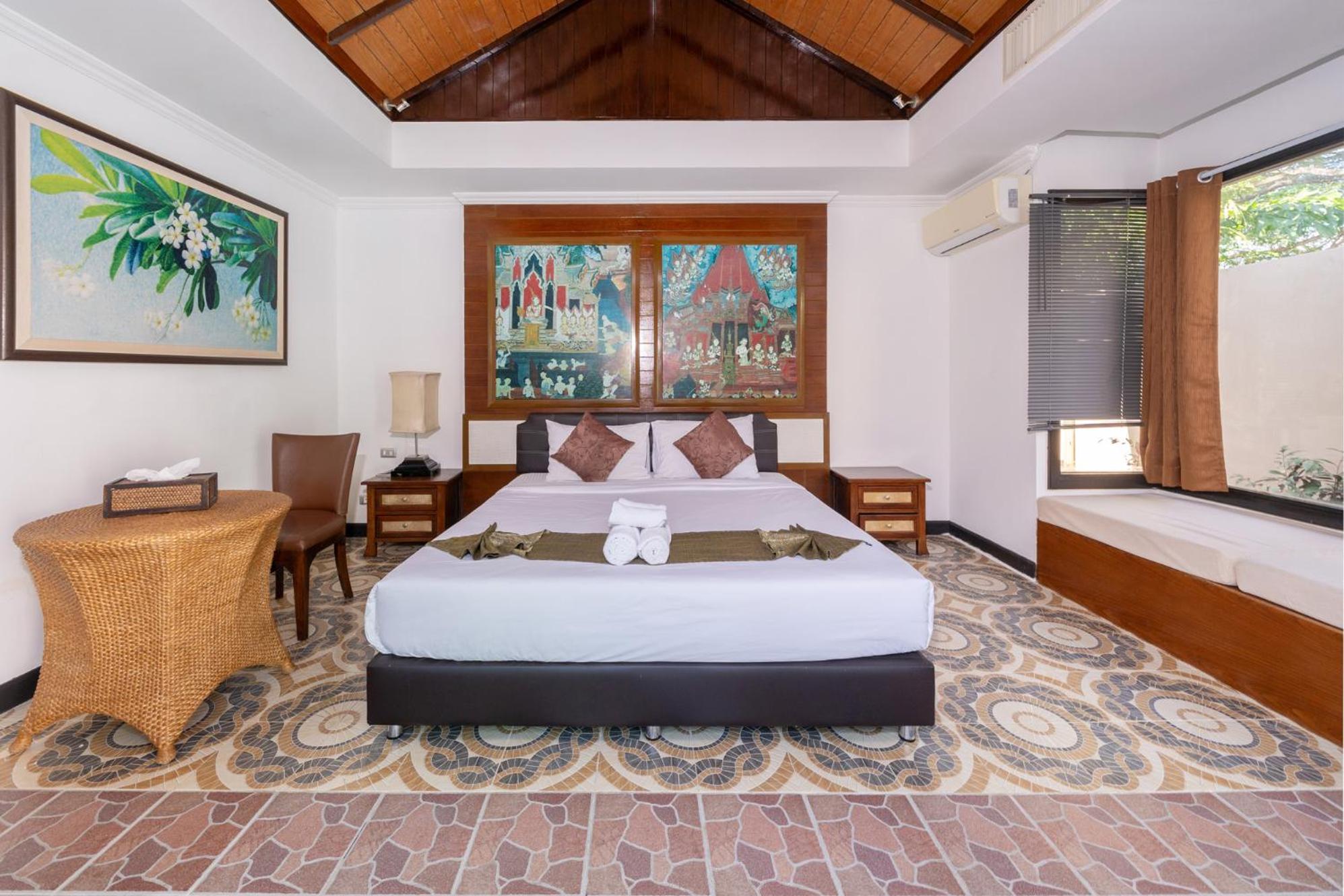 Oasis Pool Villa Chalong