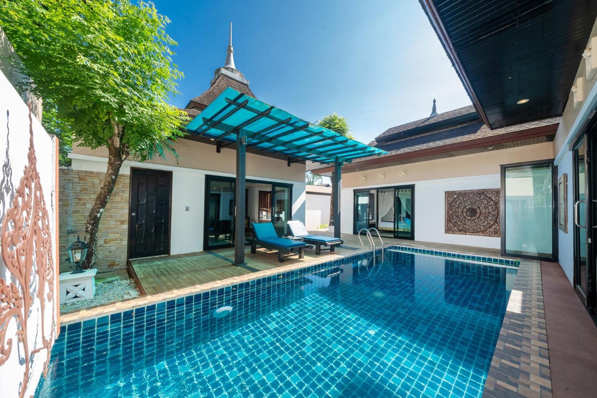 Oasis Pool
