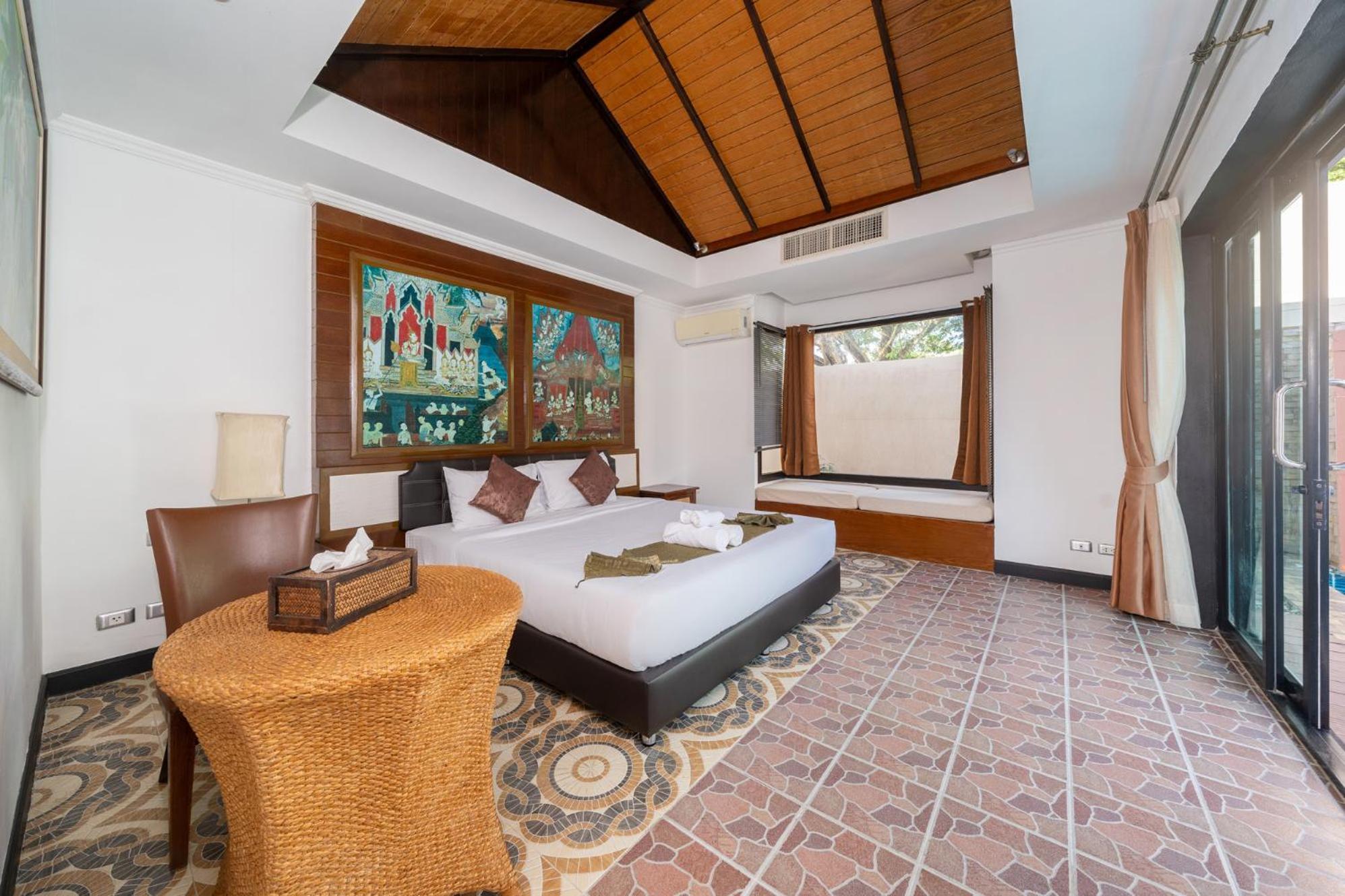 Oasis Pool Villa Chalong