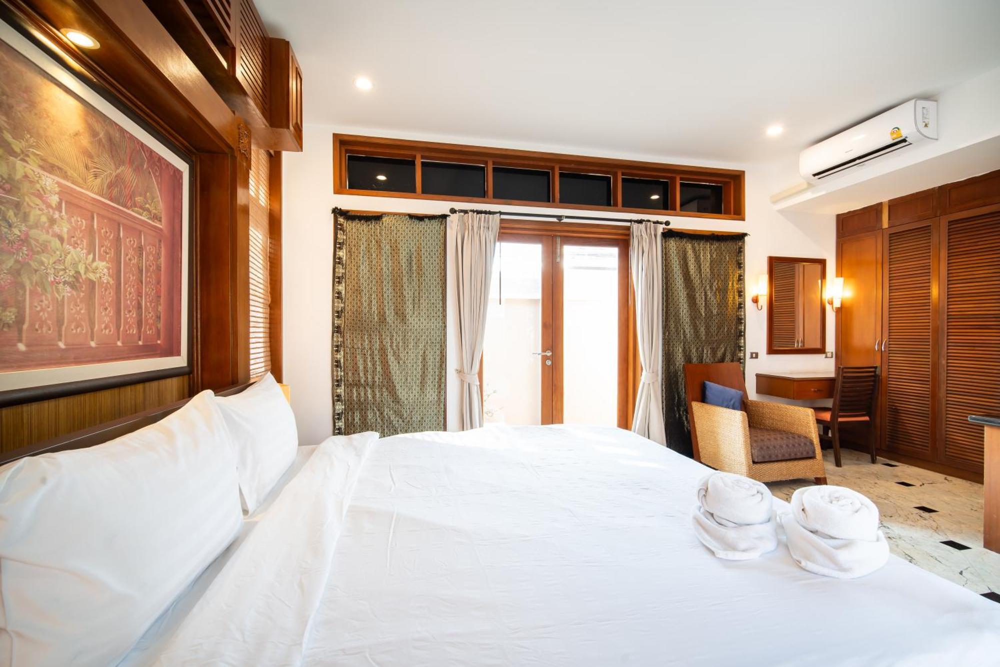 Villa Oasis Pool Chalong