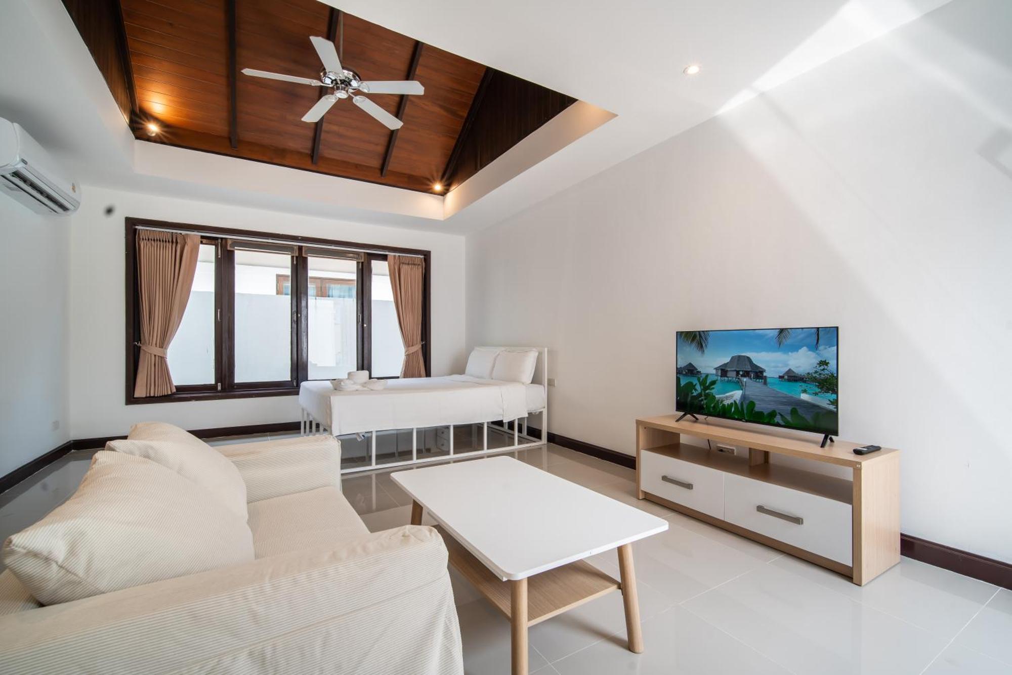 Villa Oasis Pool Chalong