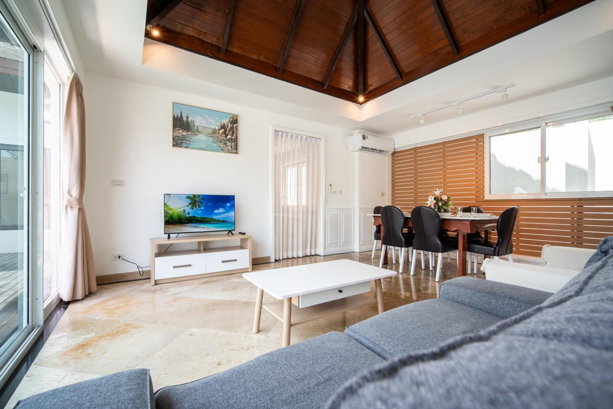 Oasis Pool Villa *