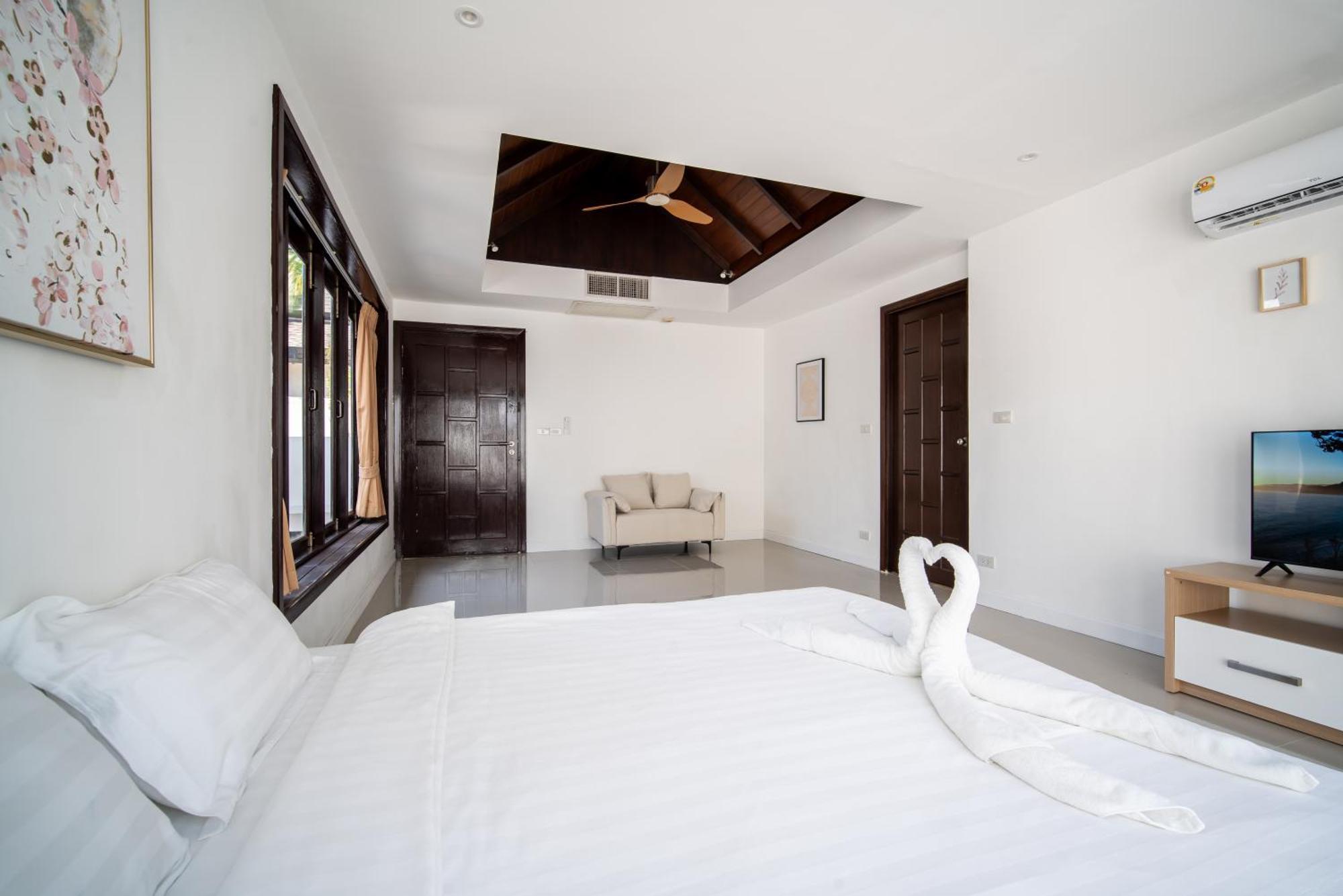 Oasis Pool Villa Chalong